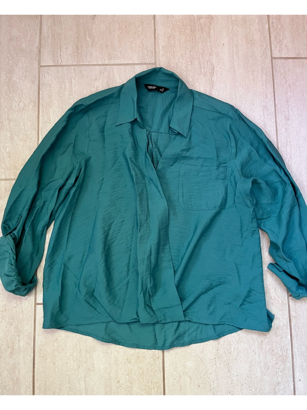 Simply Vera Wang Jewel Green Twist Front Blouse Size M NWOT